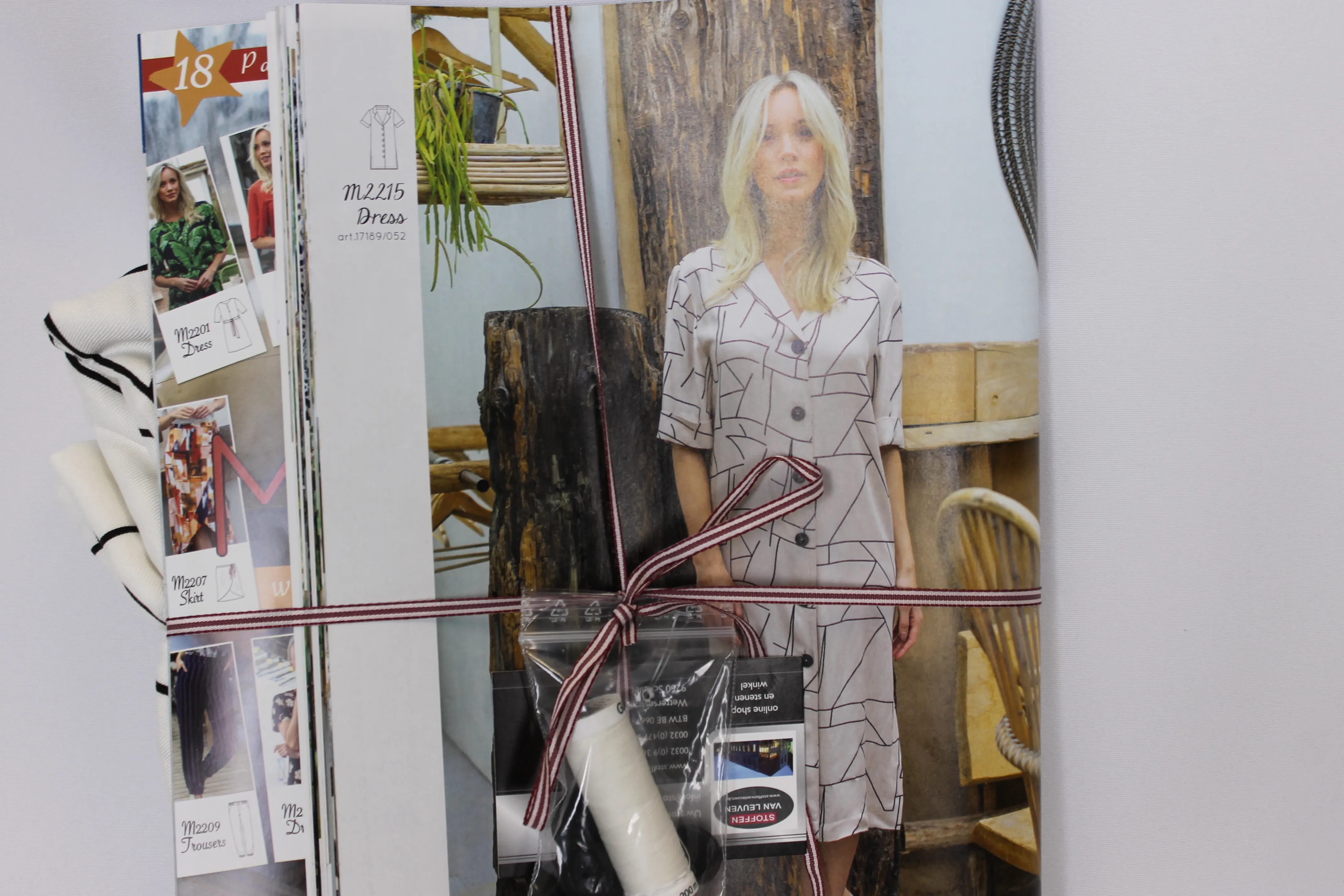 Wit viscose  kleedje met zwarte strepen van My Image -voordeelpakket-